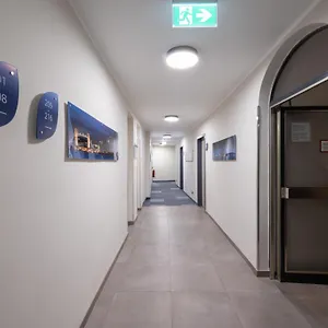 Smart Station מלון